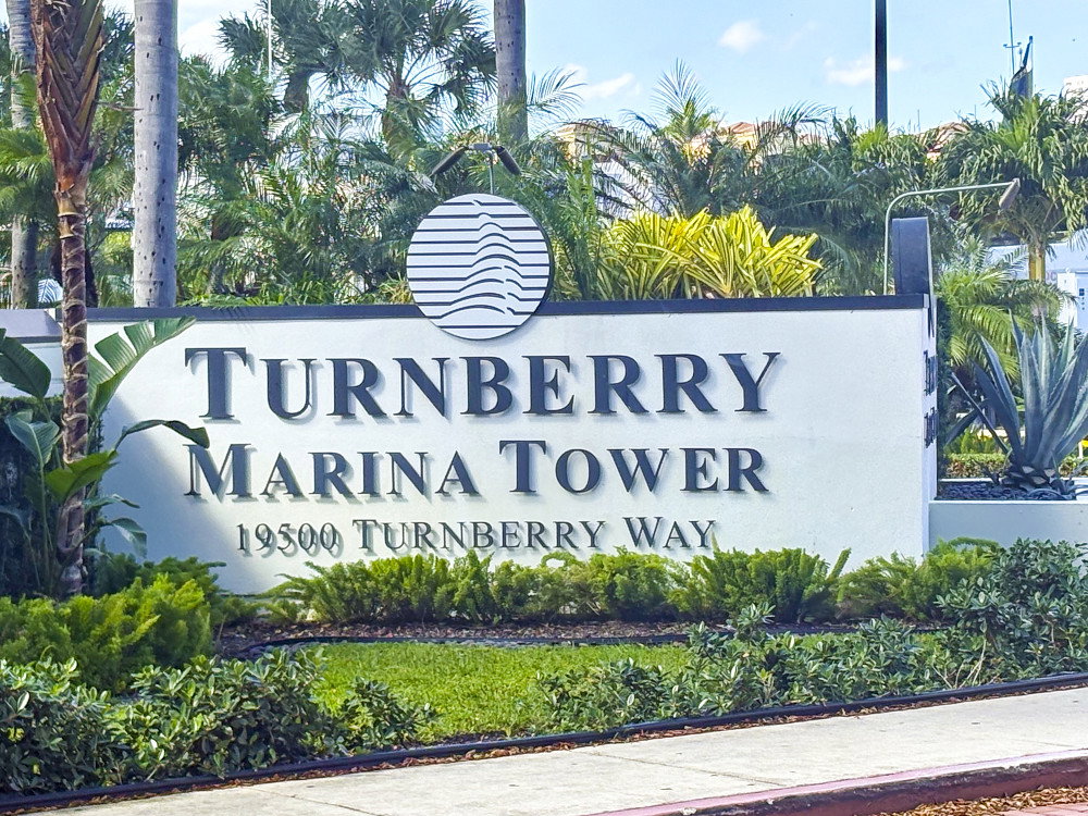 Turnberry Marina Tower